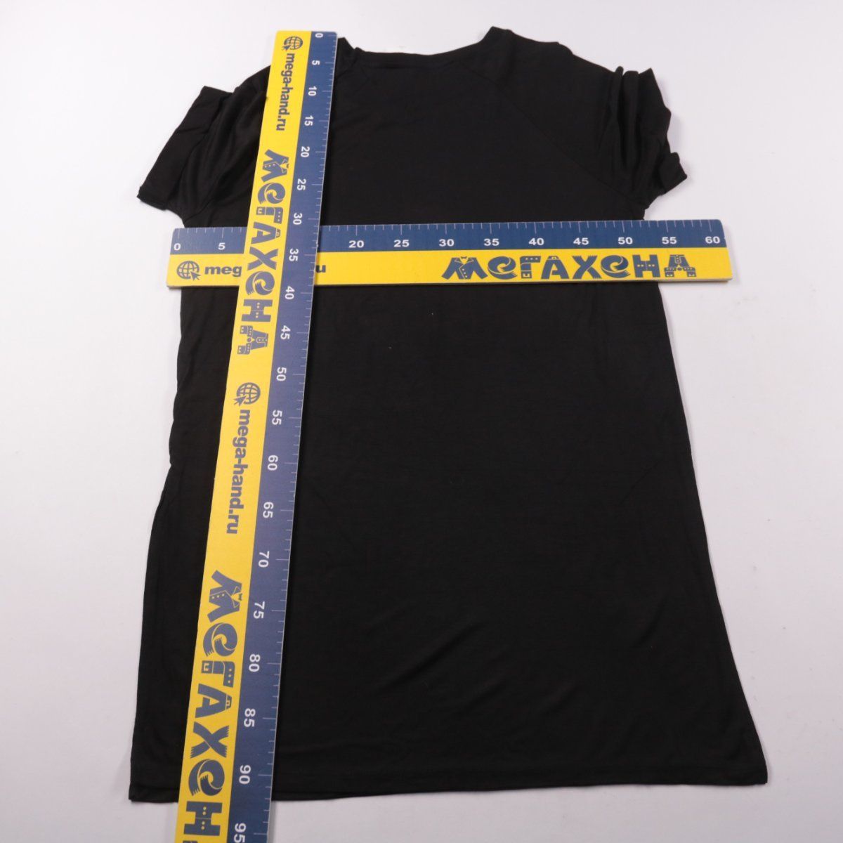 платье Gina Tricot